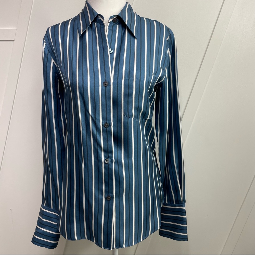 Theory top Size P NWT